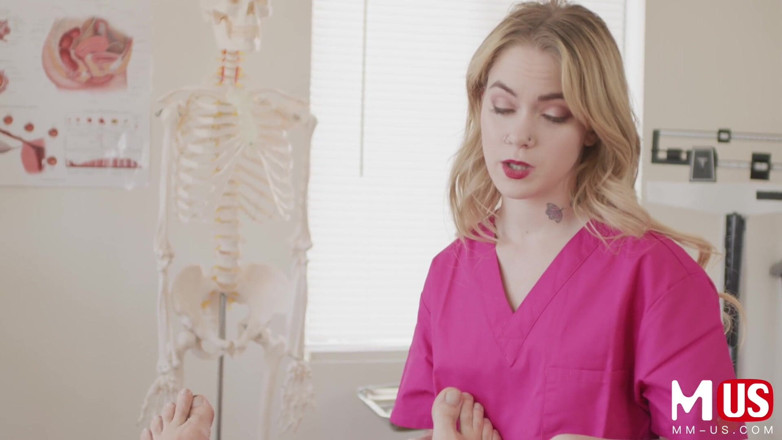 Model Media US: Echtes pOV-abenteuer: süße krankenschwester macht für ihren geilen patienten das...