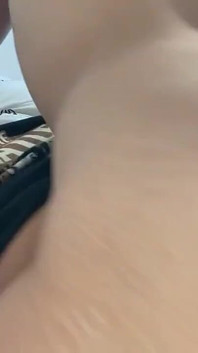 POV 당신은 당신의 여자가 즐기고 그녀의 엉덩이에 사정하게!