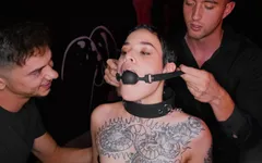 Saba lapiedra si pelacur penurut didominasi seks threesome bdsm