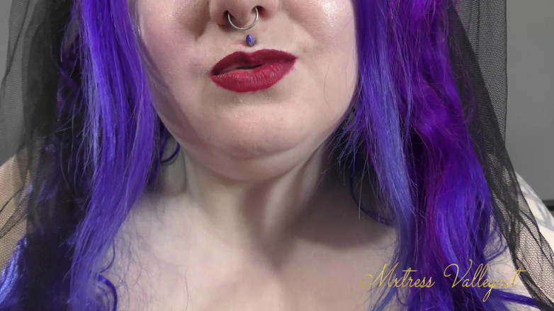 Mxtress Valleycat: lip and nail tease