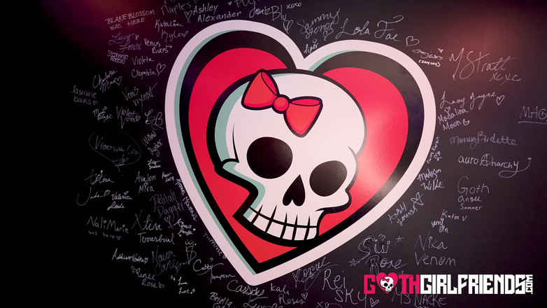 Goth Girlfriends: Goth schlampe zoey uso liebt es, in netzstrümpfen gefickt zu...