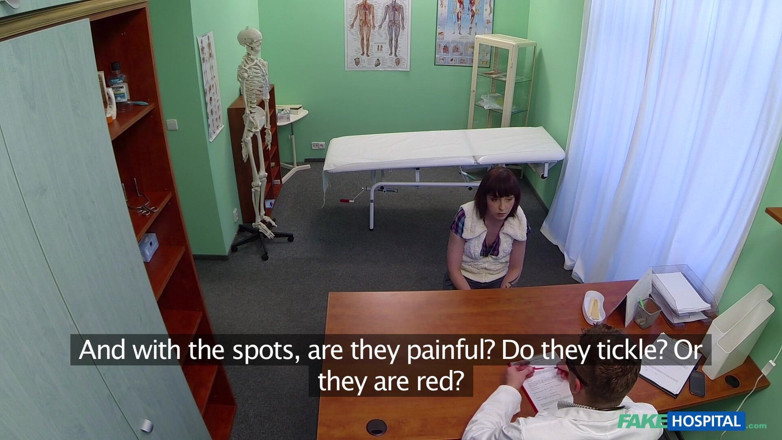 Fake Hospital: Fake Hospital - un docteur prescrit une grosse dose de sexe...