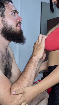 Grandi e pieni di latte, le tette di Keilimar quando voglio le succhio e infilo le dita in quella deliziosa figa