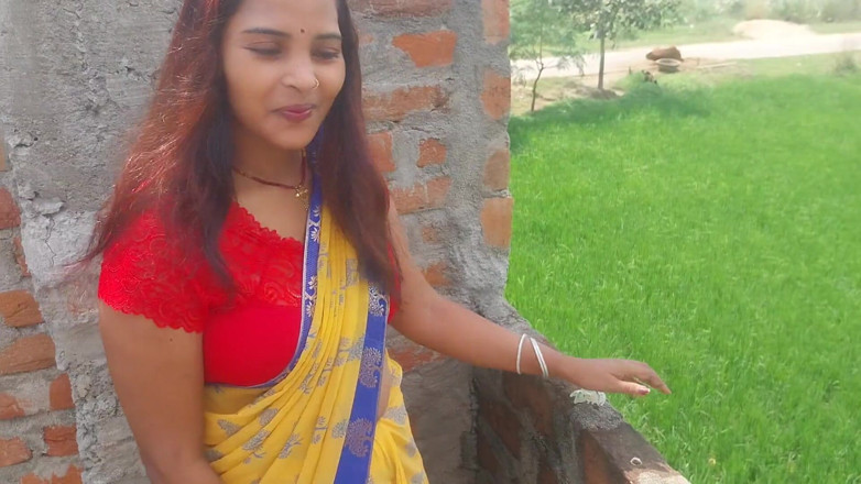 Pooja raniji: Deshi Pooja Bhabhi Come in Oldest House Chhat Fast Floor...