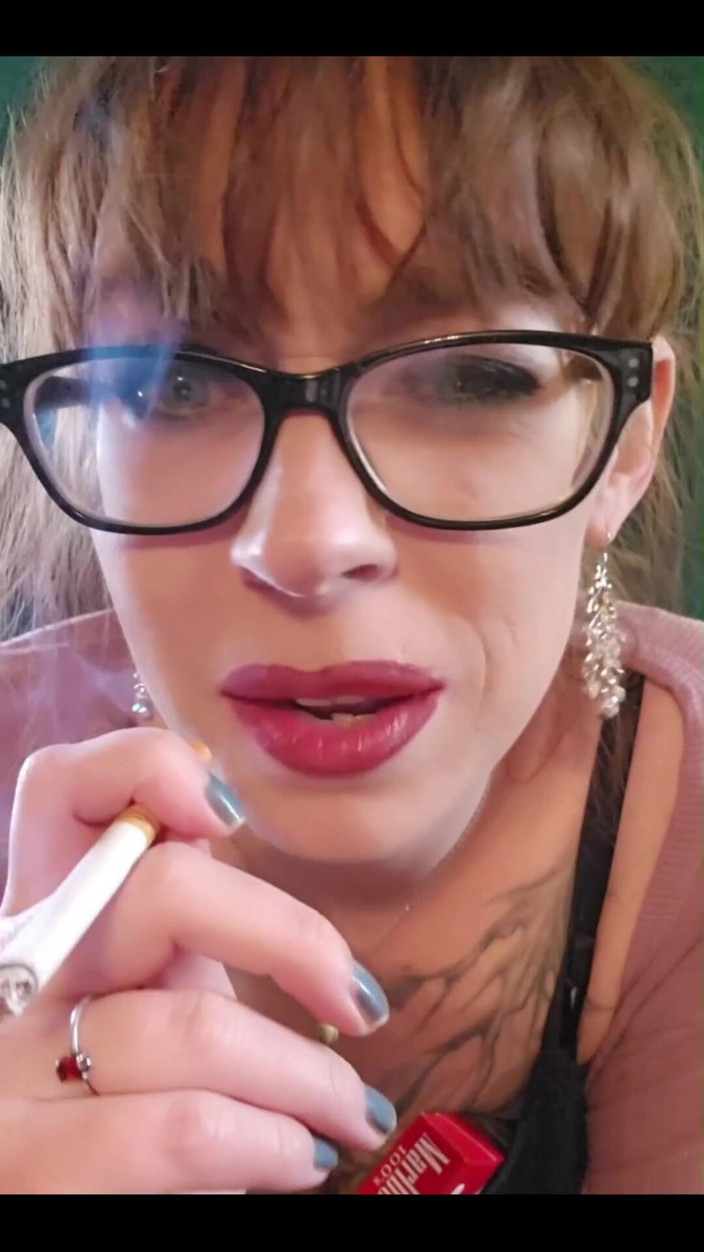 MistressThrope: Я просто хотів поділитися з тобою сигаретою