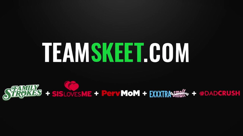 Team Skeet: Teeny děvka Mandy Sky šuká svého učitele přímo ve třídě
