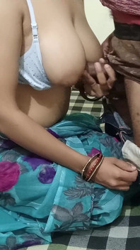 인도 거유 힌디어 오디오에 따먹히는 인도 바비 첫 XXX