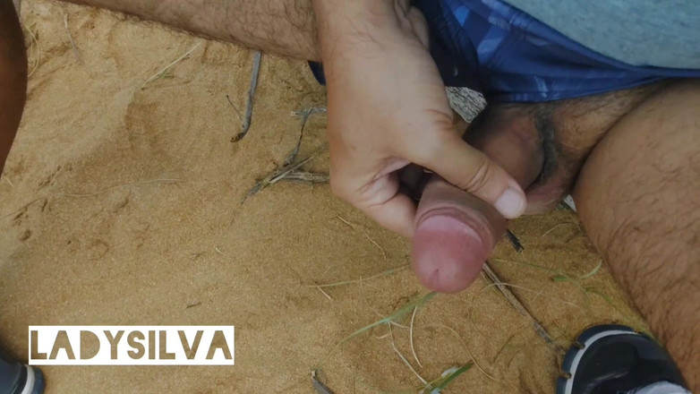 Ladysilvas: Ladysilva in spiaggia si masturba e si gode la squisita