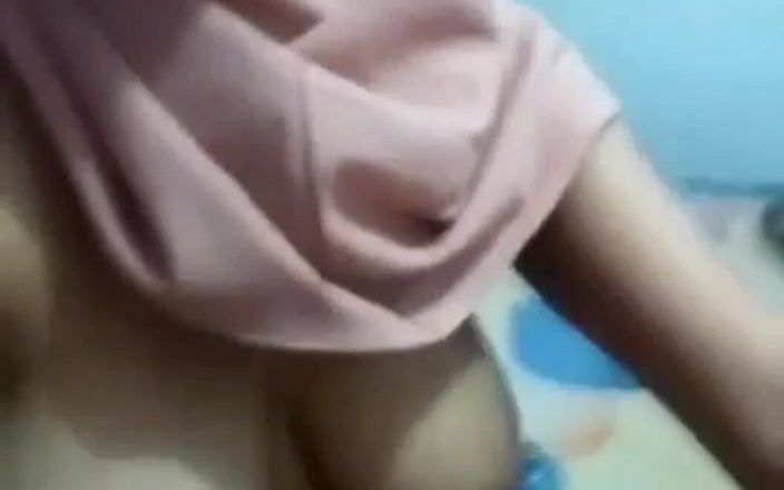 Jilbab69: Vajinal deliği dışarı çıkana kadar tıkayın