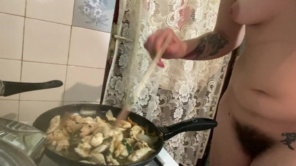 Cuteblonde666: Cucina pelosa nuda, sessione di mangiare 1,5h