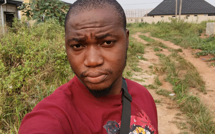 BlackDanie_production: Dikongkek oleh teman lelaki saya di bilik air