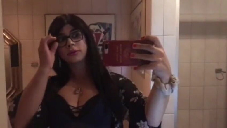Tgirl Yaritza Vega: Dark hair style