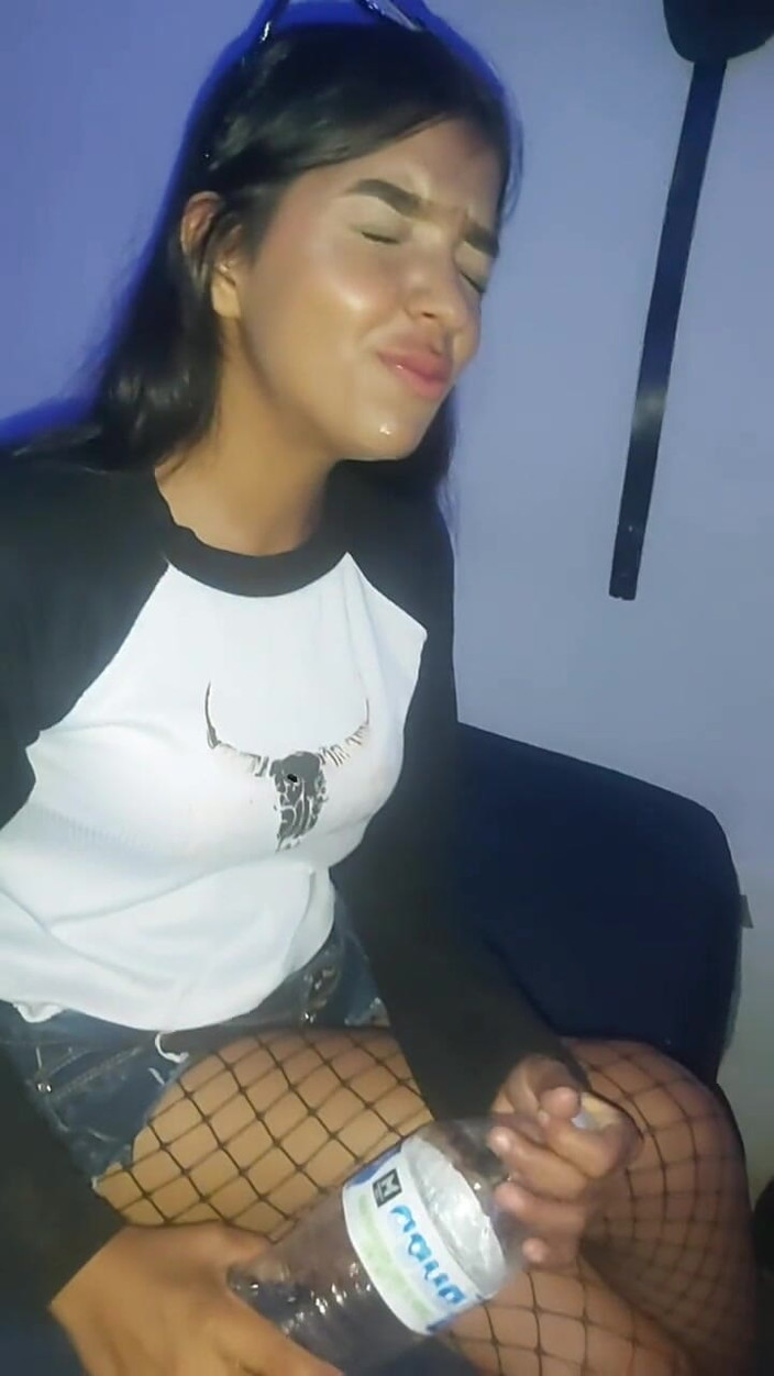 Angelhotmex: Une inconnue de 19 ans - Angelhotmex
