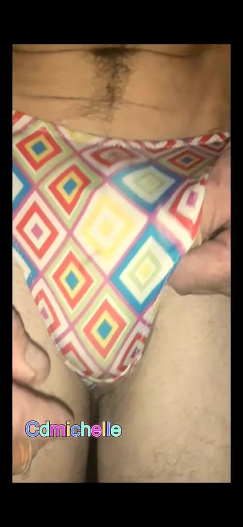 Crossdressers Cd Michelle wearing sexy lingerie: 43 / 43 Mb Cdmichelle Renkli Mayolar Giyiyor