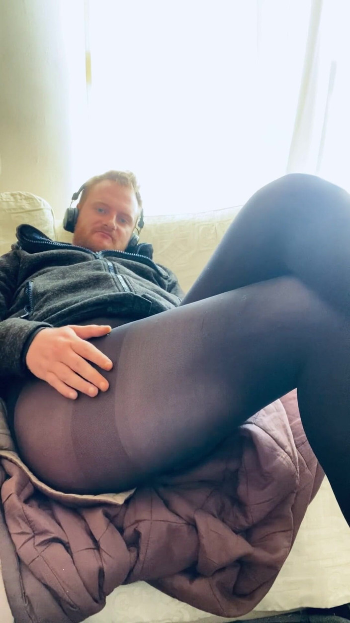 Ava Maxwell: Ava Maxwell 尼龙脚和腿撸管指挥
