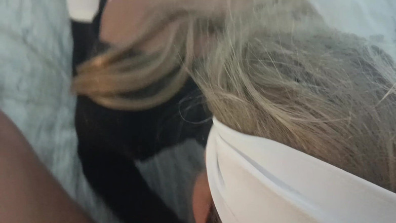 LauraOnHeels: MILF в солнцезащитных очках — минет с оргазом во рту