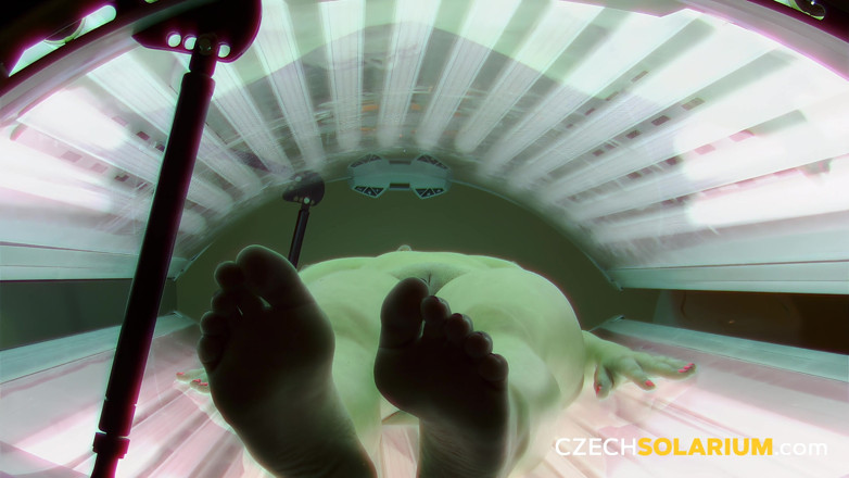 Czech Solarium: Czech Solarium 139: สาวสีผมบรูเน็ตนมใหญ่แก้ผ้าอีกครั้ง