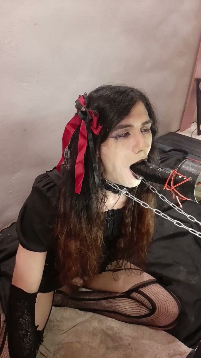 DiiVampy: Your Goth Girlfrind That Loves Throatfuck