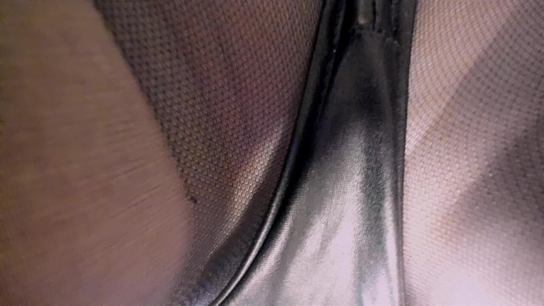 Banko Miyadzaki: 넌 말 그대로 내 밑에 있어