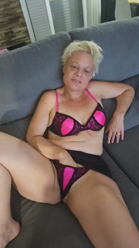 Verrückter tag, an dem er meine muschi und meinen arsch fickt und mich mit seinem saft bespritzt
