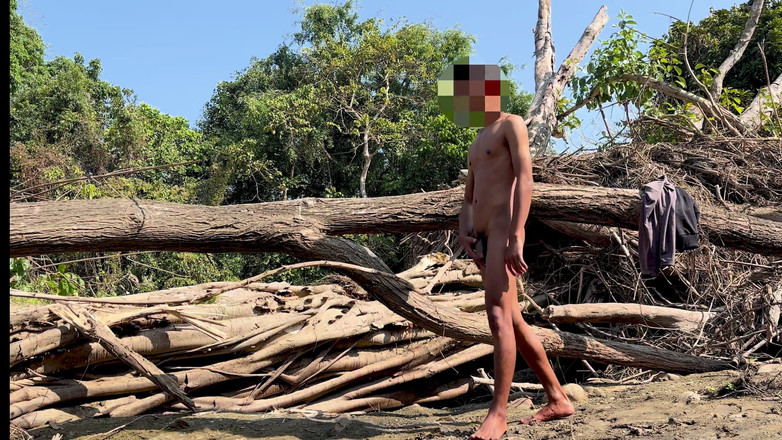 LonlyBoy: Jungen solo-jungen im dschungel genießen