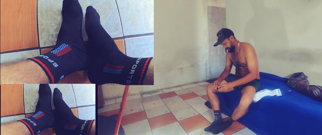 Stink HairyMale: Essayer de nouvelles chaussettes
