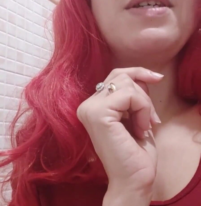 savannahamatoriale: おい、義理の兄貴、本当に俺とやりたいんじゃないのか?!私はあなたの義理の妹よ!