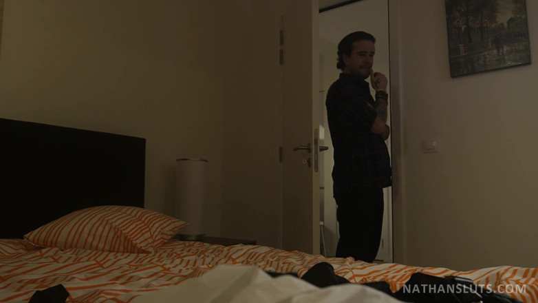 Nathansluts: Minha colega de apartamento masturba minha calcinha e fode minha...