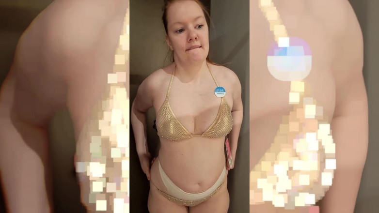 Lady Inari: Fitting - Gouden badpak in de kleedkamer