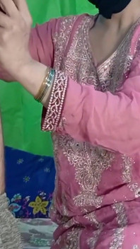 Sexy Parosan Muslimská Bhabhi Byla Zvyklá Si Hrát S Mým Indickým Tlustým Ptákem