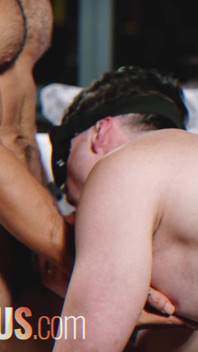 Muscular Interracial Threesome