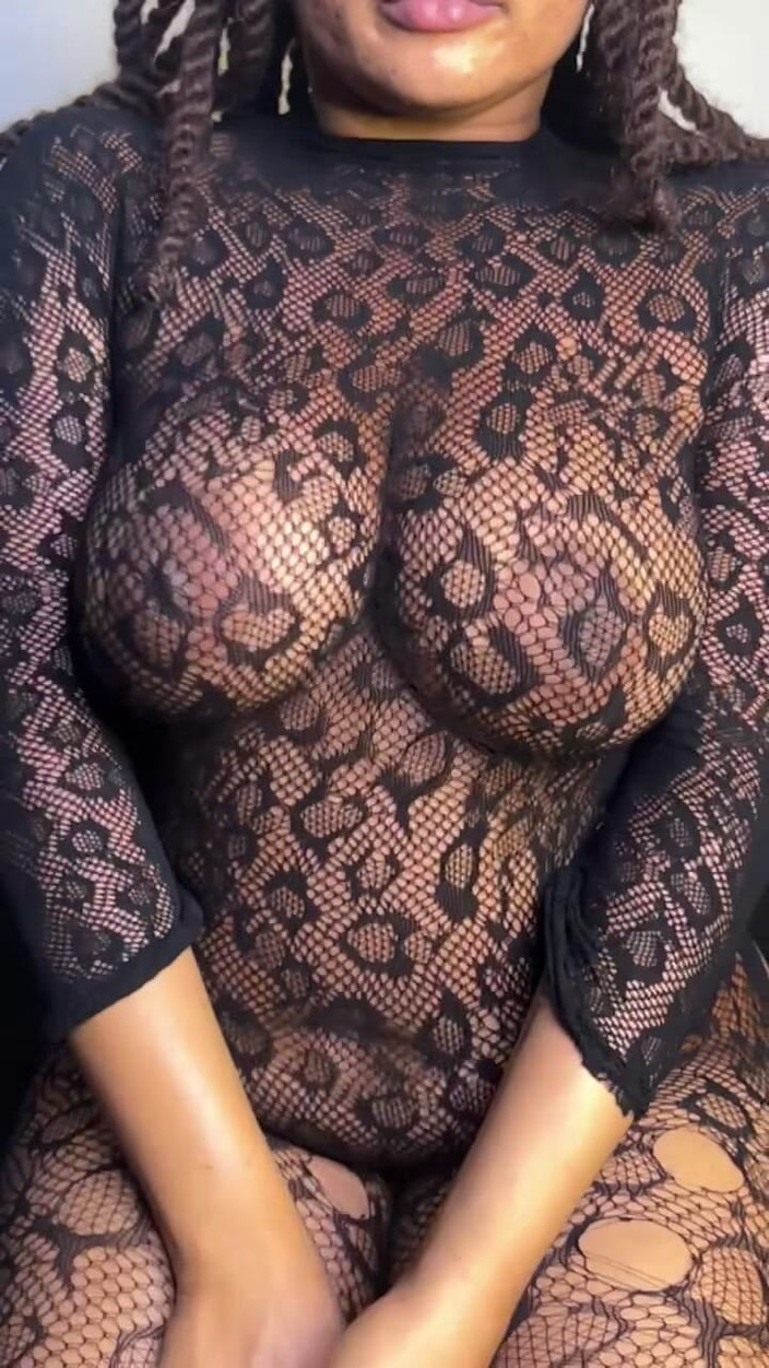 sexyindiana1: सांवली सेक्सी विशाल स्तन