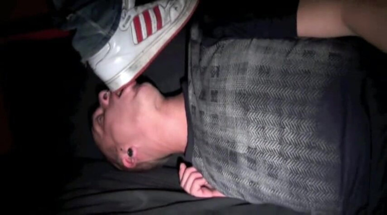 Sneaker gay: Cum in sneakeers and smell foot