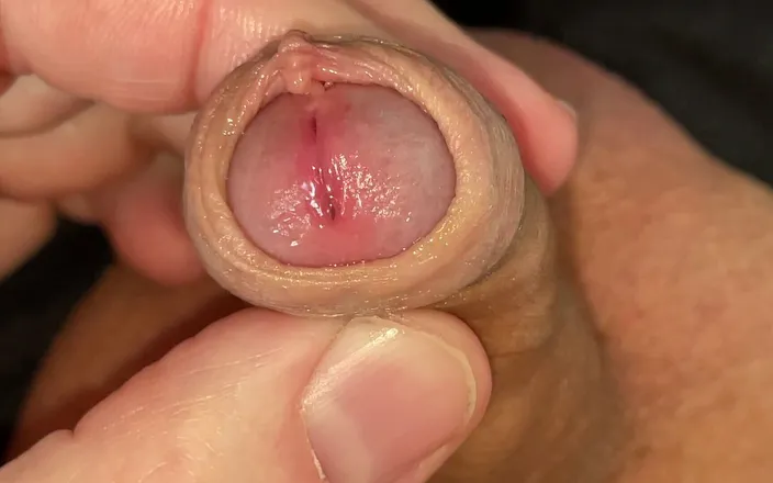 Wichskumpel: Foreskin Play Small Juicy Cock