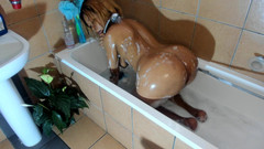AnalEbony: Ebenové koupání s velkým zadekem