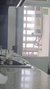 Matrigna scopata in cucina, solo fan al rallentatore, pompino