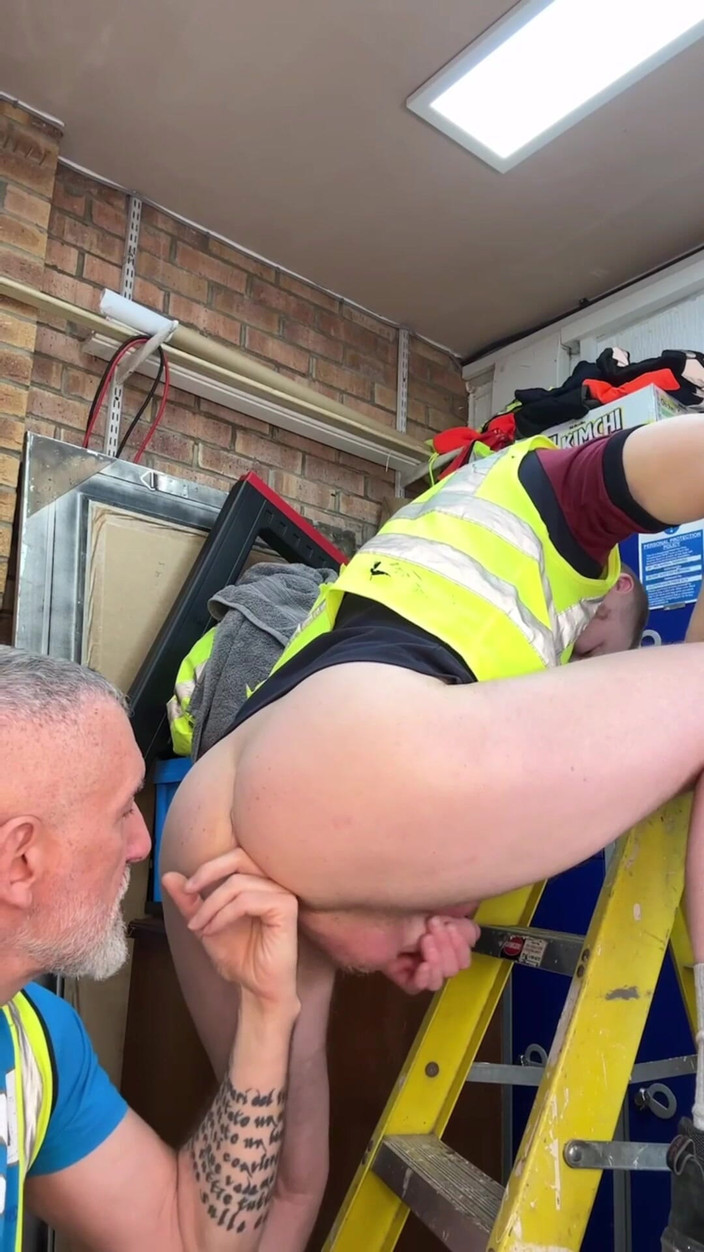 itapapixxl: Красивий зрілий itapapixxl без презерватива свого рудого торговця - величезний кремпай всередині