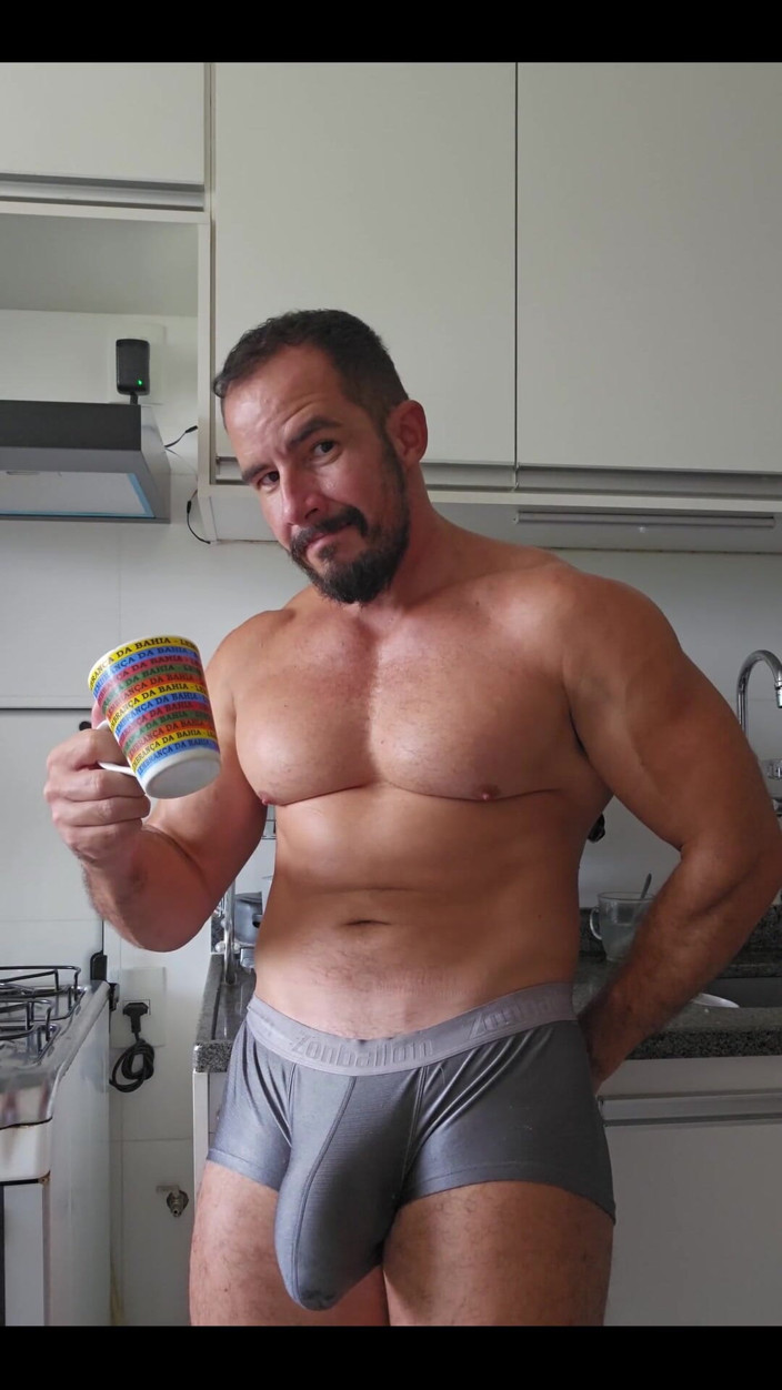 TPOWERX: Gigantyczny kutas w bieliźnie