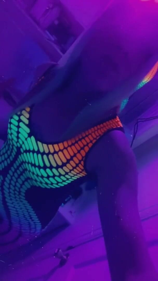 CarmenMelatonin: Party flicka vill spela