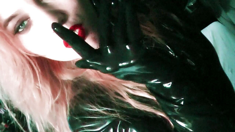 Goddess Celine: Ik hou niet van je