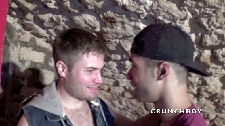 Crunch Boy: Twink geneukt in de kelder in Parijs door Dorian Marguet