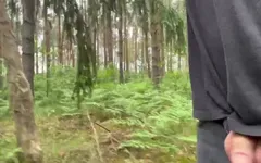 Cậu bé nhấp nháy, đánh đòn đít và thủ dâm trong rừng