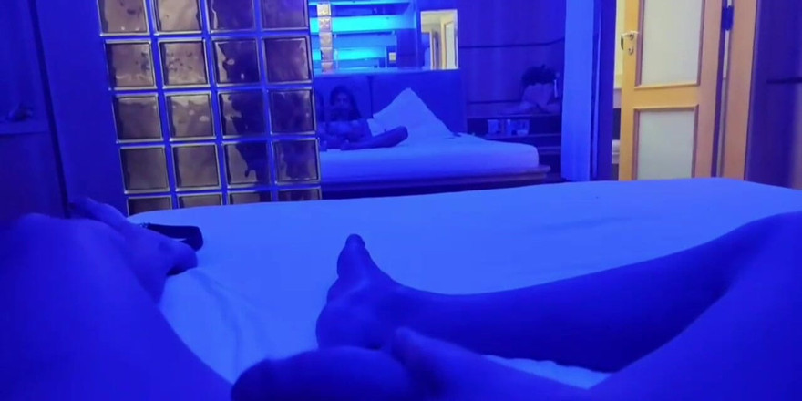 Tsdanisantos1: Waria memamerkan penisnya yang besar dan sensualisasi