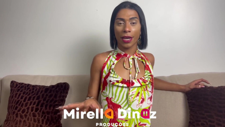 Mirella Diniz: Емануела та оператор продюсерської компанії