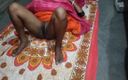 Hot Sex Bhabi: 家庭妻子性爱