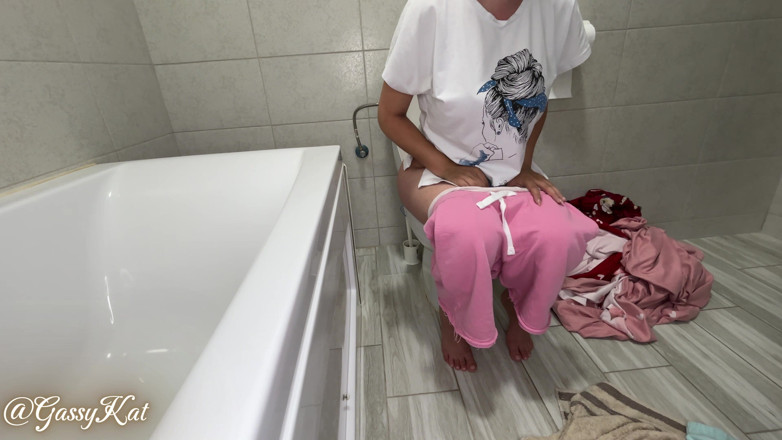 GassyKat: The Daily Toilet Episode 29