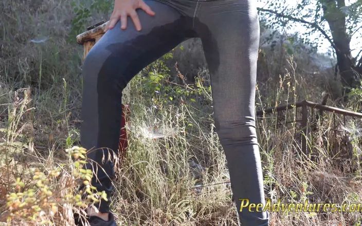 Pee Adventures: Waiting for her boyfriend with her bladder full - Changing her...