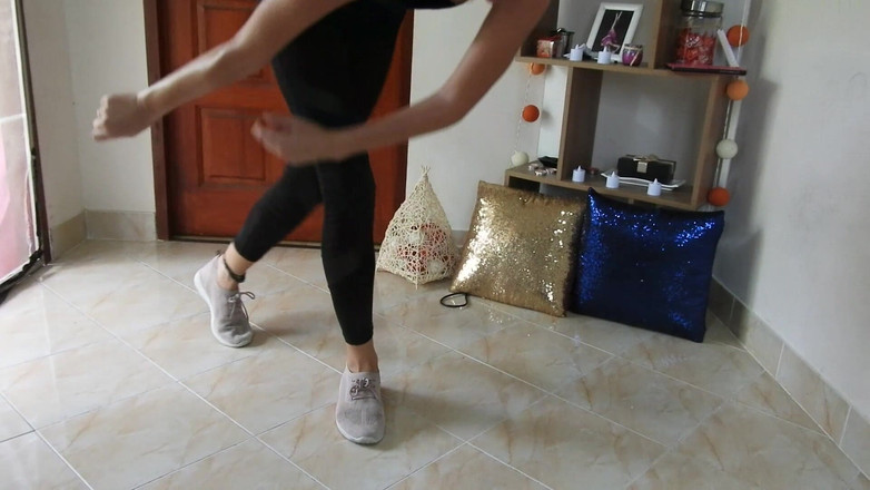 MissAnja_FH: Super verschwitztes höschen / tanz / hintern-training