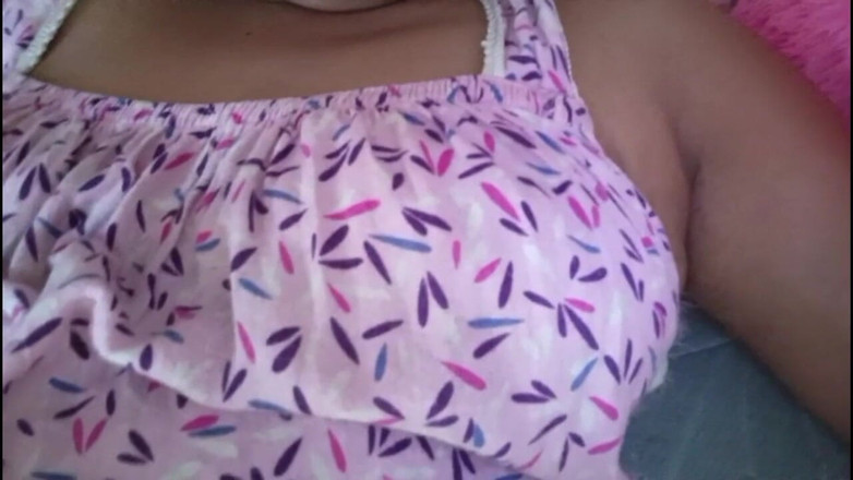 Miya White: India Anne con grandes tetas caídas