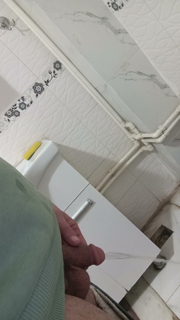 ANGELICALOVER: Çiş pornosu işiyor altın duş kadın çiş ıslatıyor fetiş videoları idrar amatör çiş...